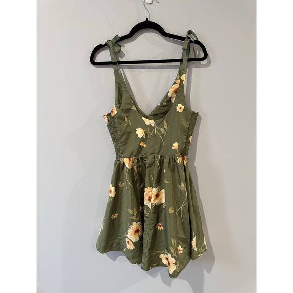 NWT Old Navy Fit & Flare Cami Dress in Green with Floral Print Size S - Picture 3 of 6